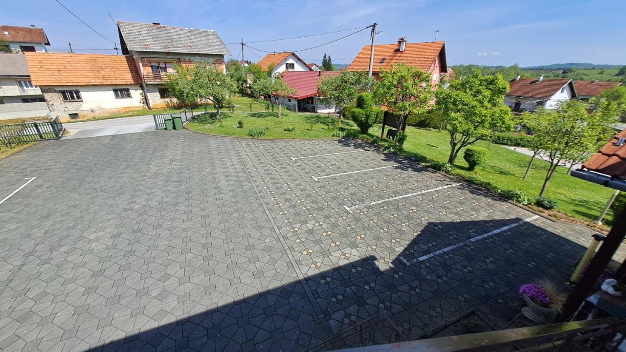 Hotel Family Puskaric Slunj Exterior foto