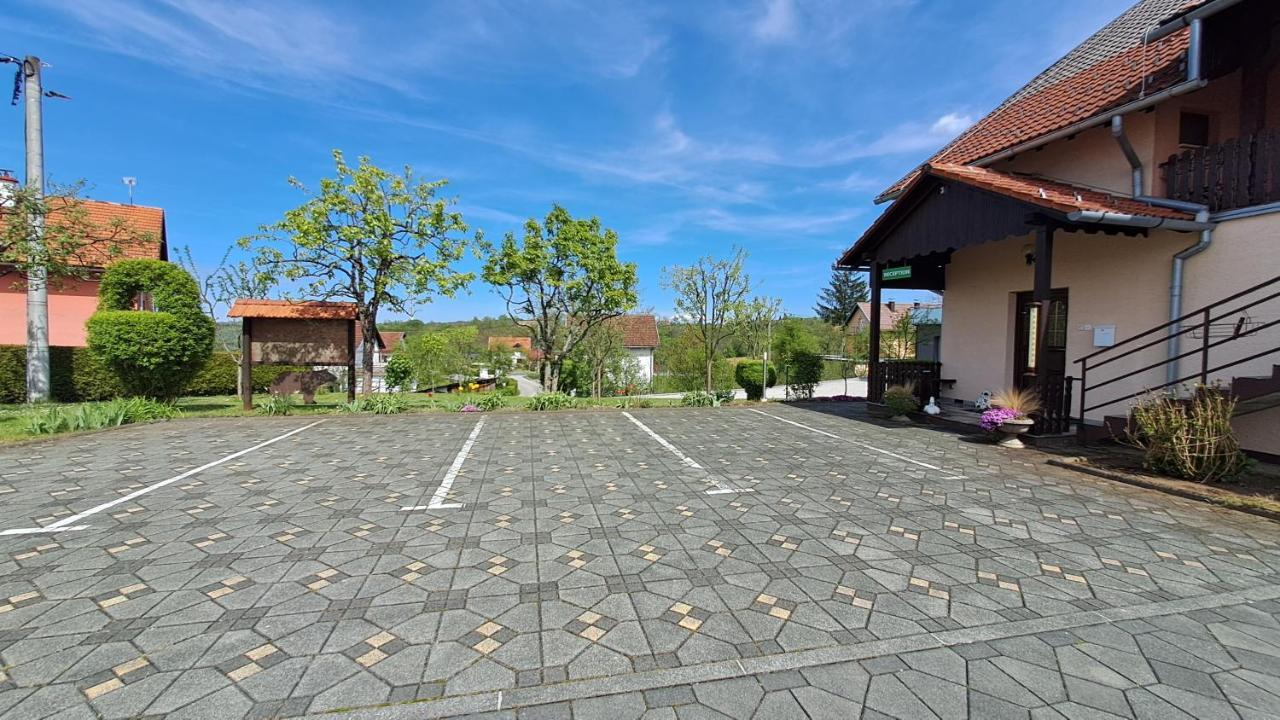 Hotel Family Puskaric Slunj Exterior foto