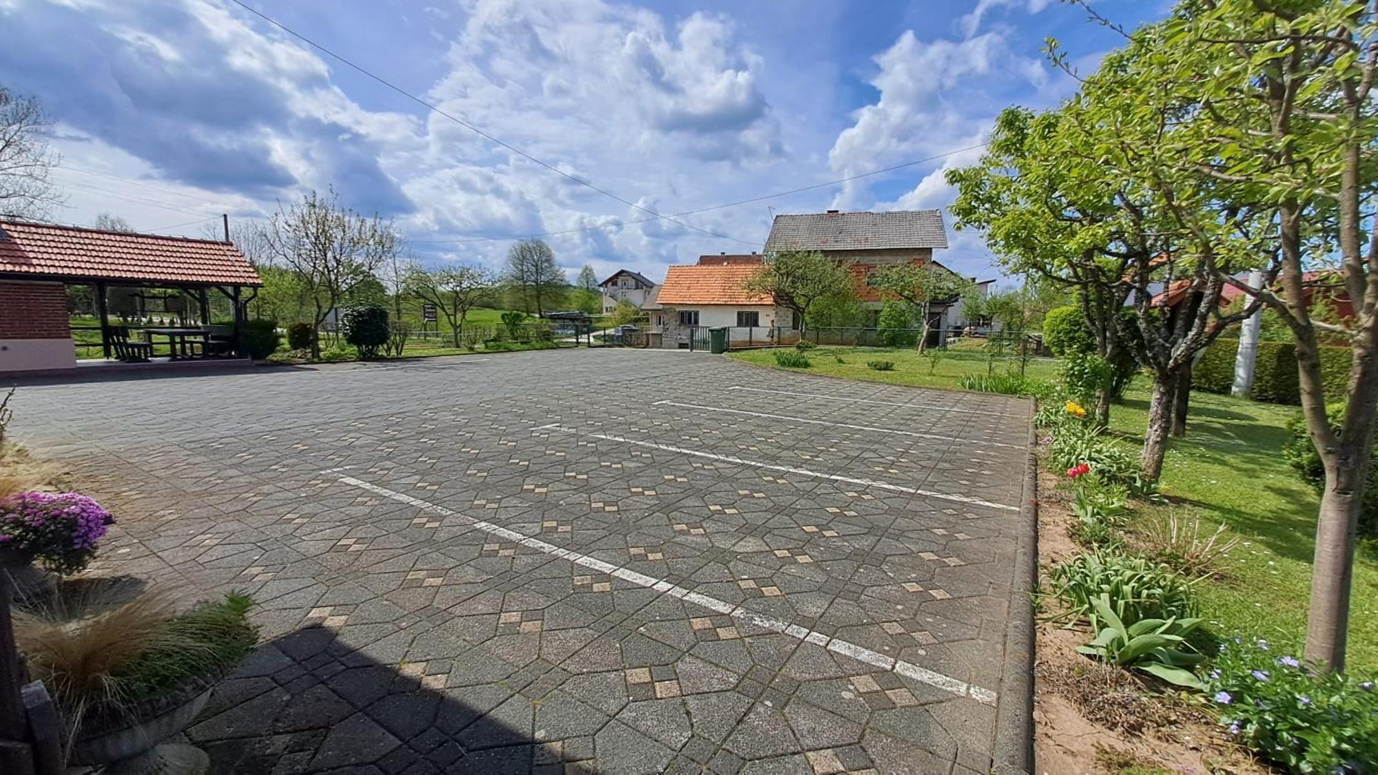 Hotel Family Puskaric Slunj Exterior foto