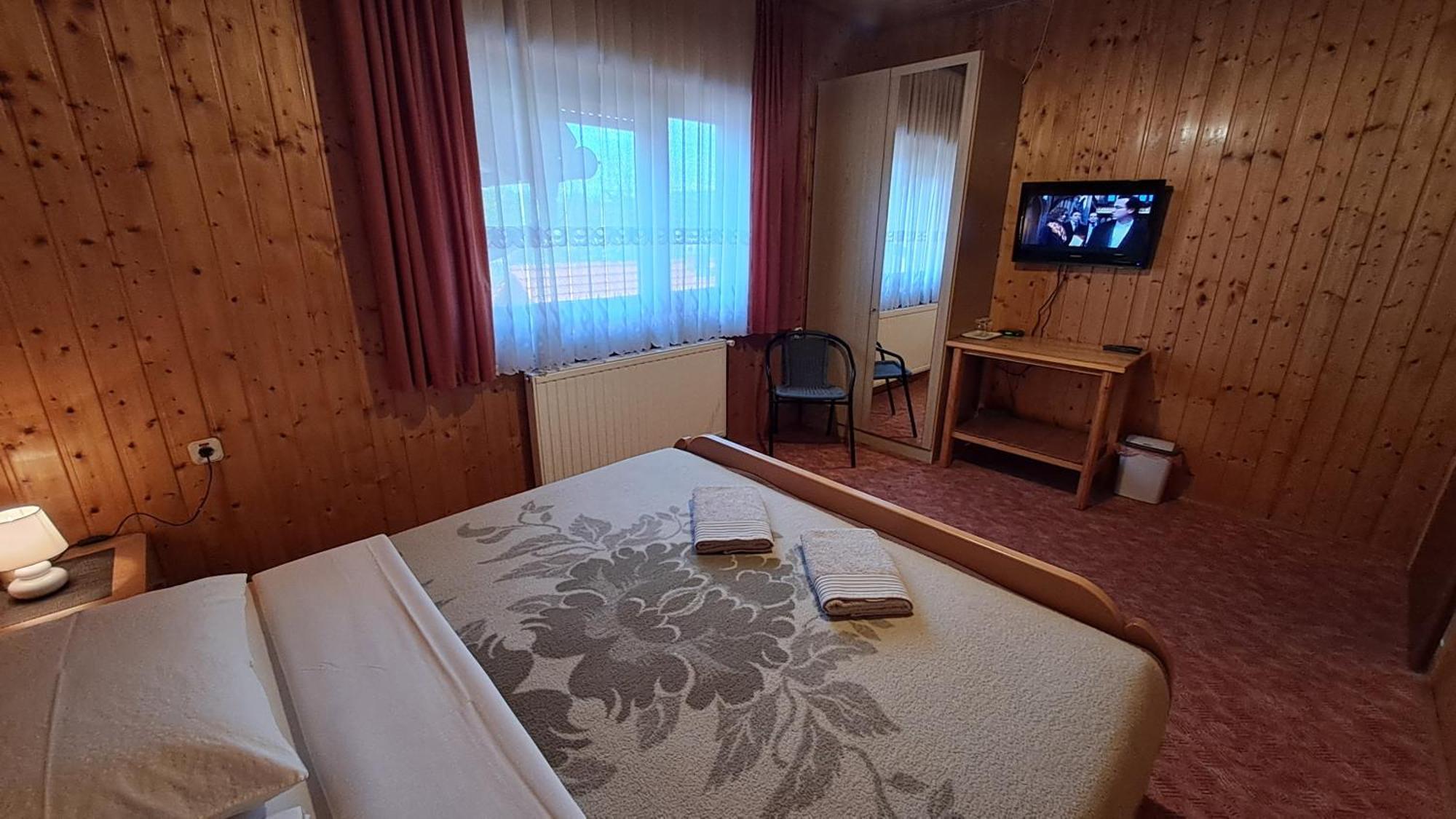 Hotel Family Puskaric Slunj Exterior foto